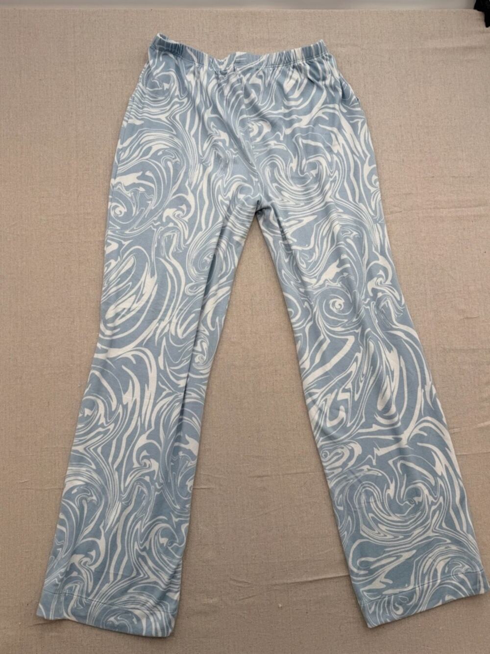 Koolaburra Light Blue and White Knit Pullover Pants